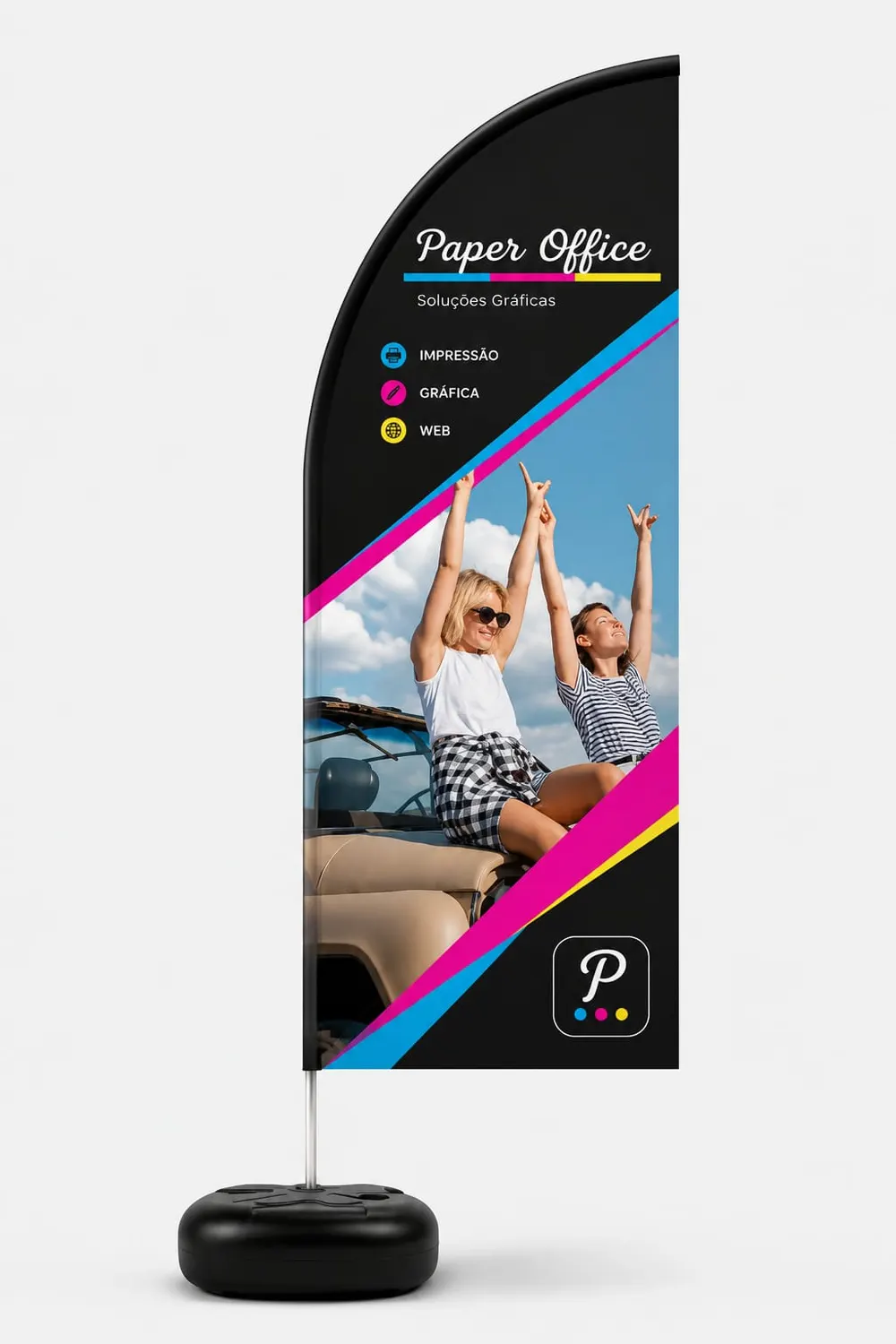 Wind banner em formato de vela com mastro e base d'água, impresso pela Paper Office em Campinas